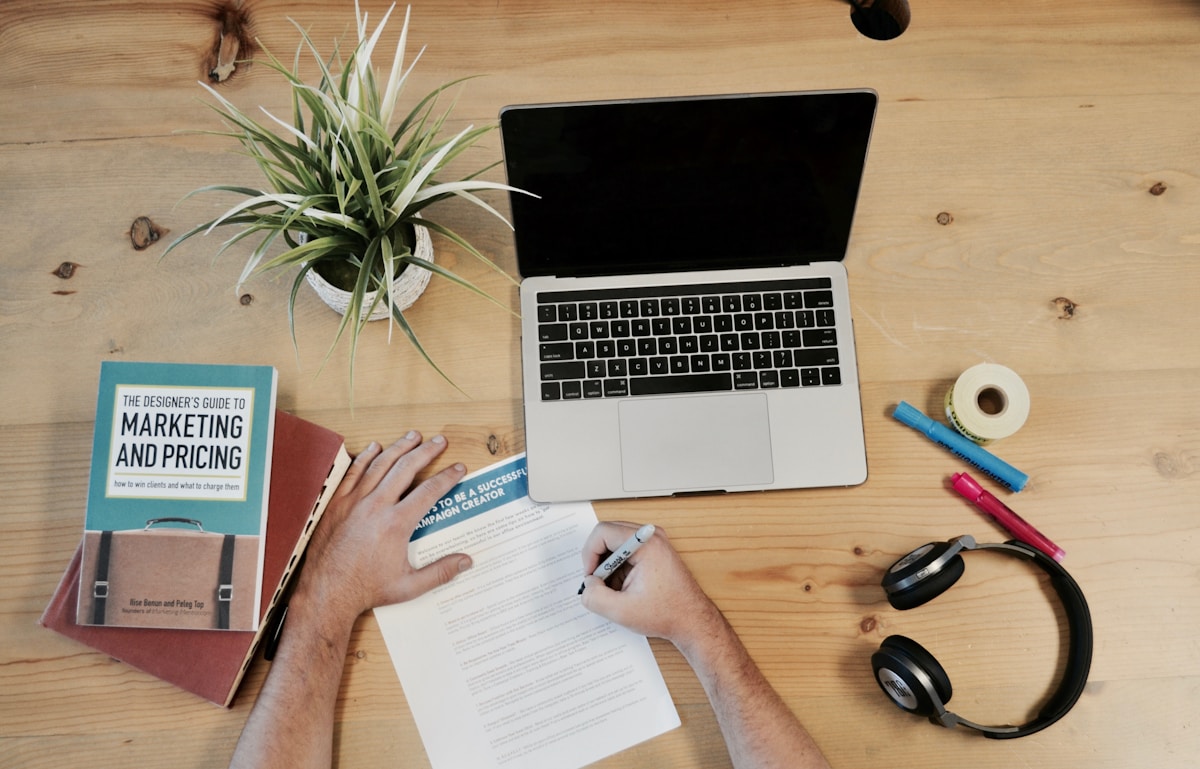 Marketing campaign planning and performance analytics
